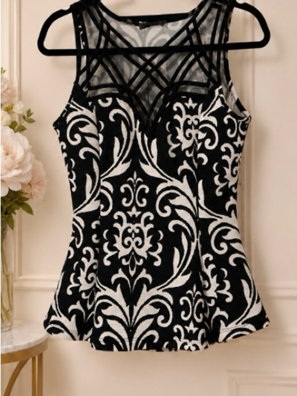 Suzy Shier Black & White Sleeveless Peplum Top Mesh Back Size M